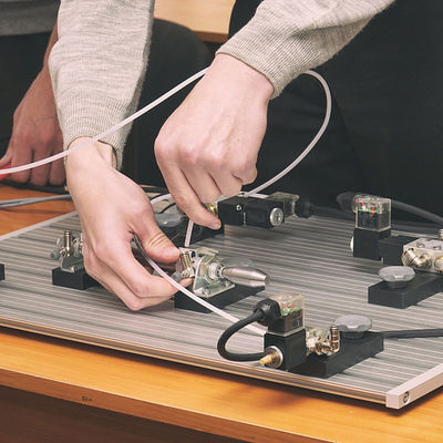 Ăng-ten Emi Emc Lab Kiểm tra Kiểm tra Sản phẩm Dịch vụ Kiểm tra Phòng thí nghiệm Dịch vụ kiểm tra và xác thực của bên thứ ba